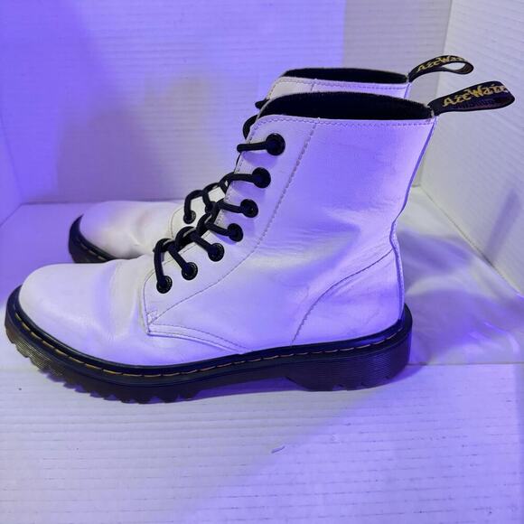 DR. MARTEN’s WHITE BOOTS SZ US 9/ EU 41 - Picture 4 of 6